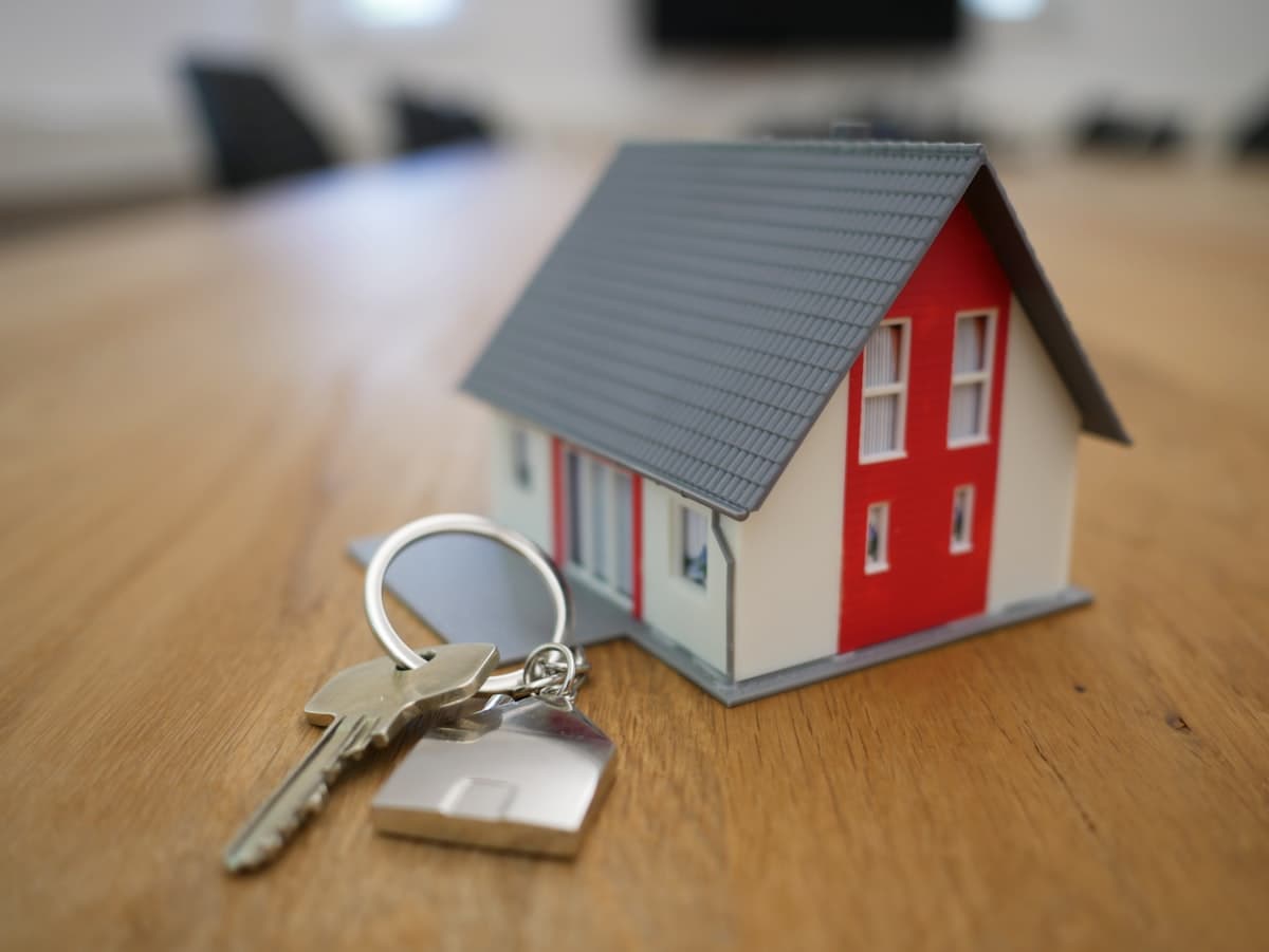 How a Real Estate Investment Firm Used DropPR to Build Instant Credibility and Close a $4.2M Deal Faster