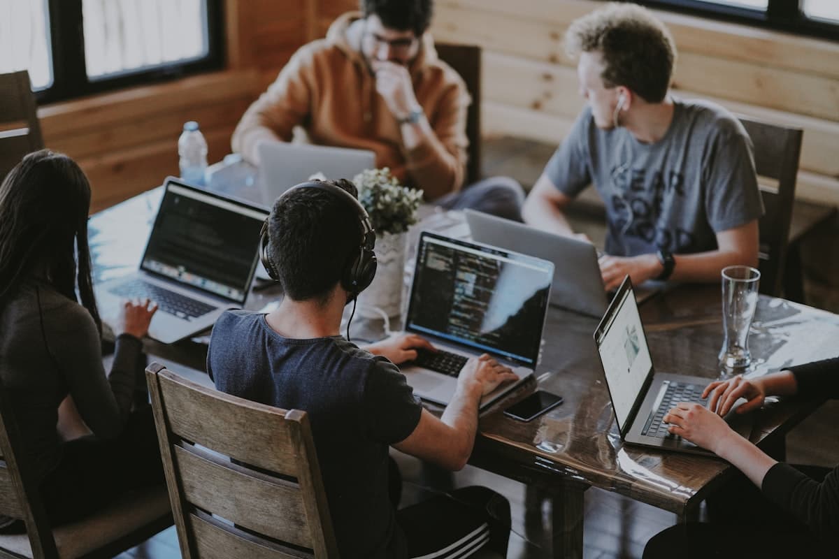 How a B2B SaaS Startup Shortened Its Sales Cycle by Turning Customer Success Stories Into Distributed Press Coverage